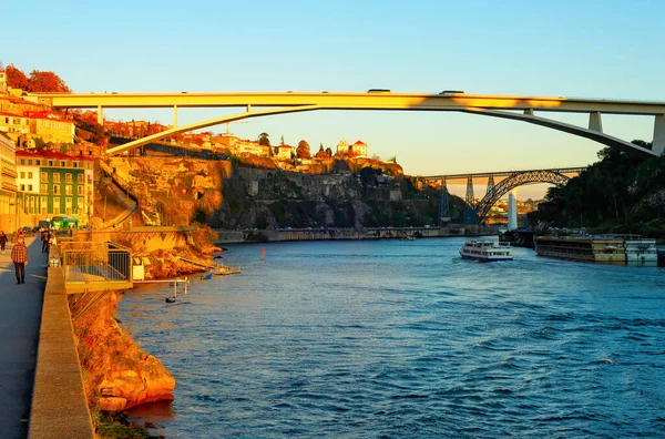 Infante Dom Henrique Köprüsü Günbatımı Işığında Porto Şehri Douro Nehri — Stok fotoğraf
