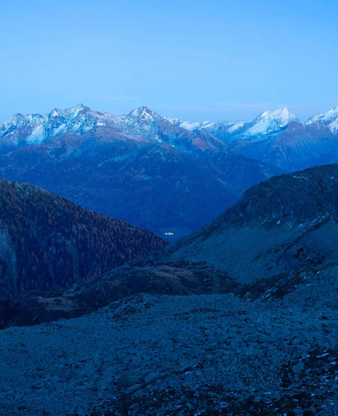 Schemering Alpen Landschap Met Berg Besneeuwde Toppen Achtergrond Oostenrijk — Stockfoto