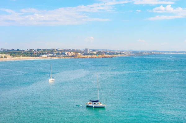 Leixos港からのMatosinhosビーチの空の景色 海の湾の日当たりの良い街並み ヨットセーリング ポルト ポルトガル — ストック写真