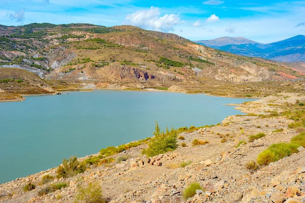 Malowniczy Krajobraz Górski Zbiornikiem Wodnym Andaluzja Hiszpania — Zdjęcie stockowe