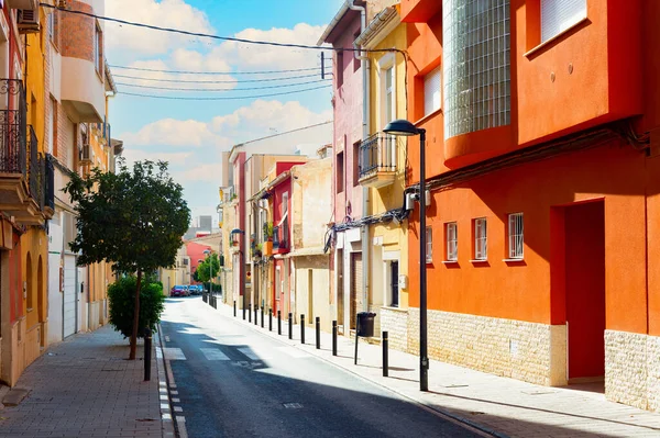 地中海地域 アリカンテ スペインの伝統的な建築と通り — ストック写真