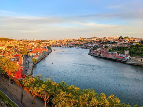 Stadtbild Mit Douro Fluss Susnetlicht Vom Park Crystal Porto Portugal — Stockfoto