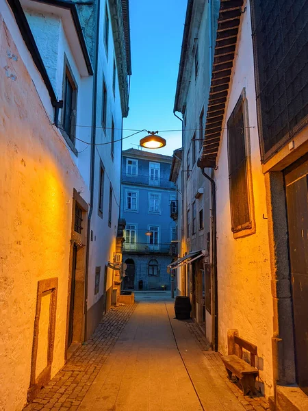 Abendliche Gasse Der Altstadt Laternenlicht Traditionelle Portugiesische Architektur Porto Portugal — Stockfoto