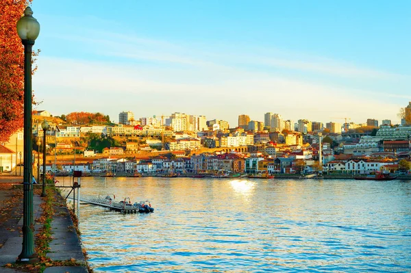 Oude Stadsgezicht Met Traditionele Architectuur Douro Rivier Gaia Uitzicht Susnet Rechtenvrije Stockfoto's
