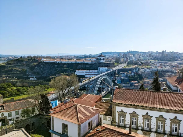 从波尔图大教堂塔楼俯瞰埃菲尔铁尔桥 葡萄牙波尔图 — 图库照片