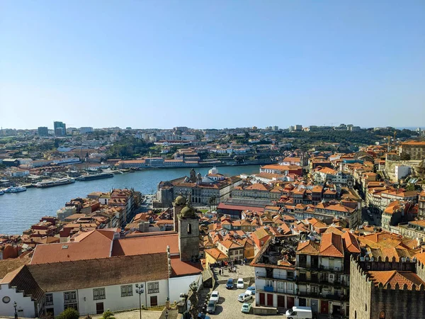 波尔图老城与里贝拉的天际线 多罗河 葡萄牙 图库图片