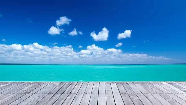 Голубое Море Голубое Небо — стоковое фото