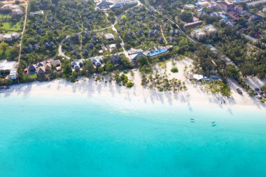 Güzel tropikal Adası Zanzibar havadan görünümü. Deniz sahilinde Zanzibar, Tanzanya.