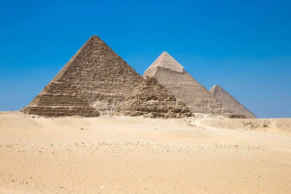 Piramidi Con Bel Cielo Giza Cairo Egitto — Foto Stock