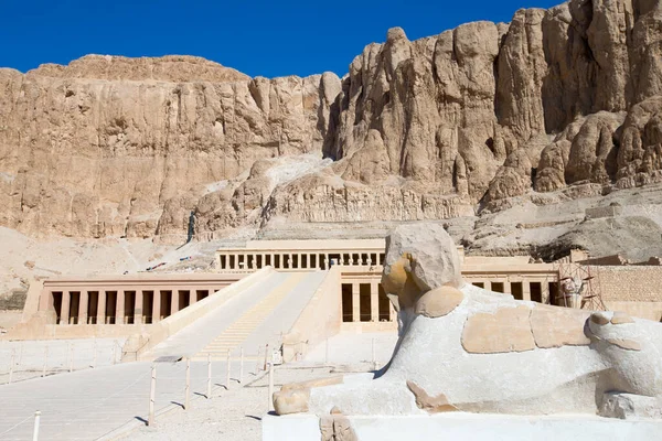 Храм Хатшепсут Близ Луксора Египте — стоковое фото