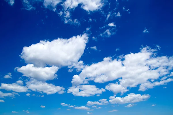 Blå Himmel Med Vita Moln — Stockfoto