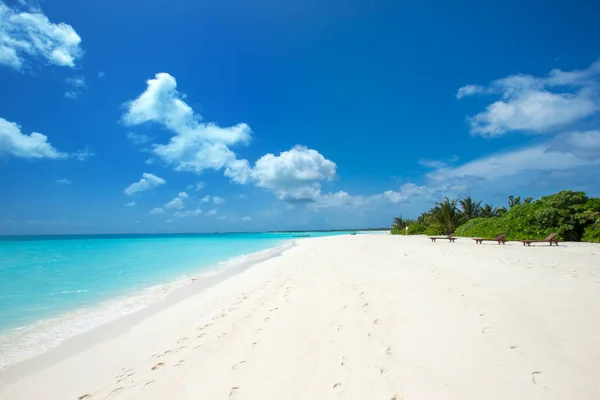 Schöner Strand Und Tropisches Meer — Stockfoto