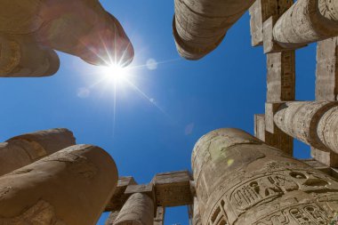 Mısır 'daki Karnak tapınağının antik kalıntıları