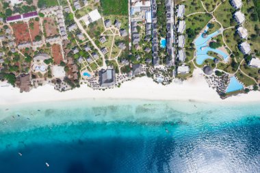 Güzel tropikal Adası Zanzibar havadan görünümü. Deniz sahilinde Zanzibar, Tanzanya.