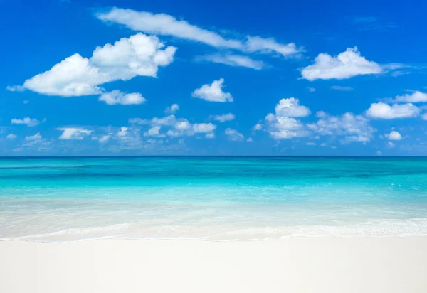 Hermosa Playa Tropical — Foto de Stock
