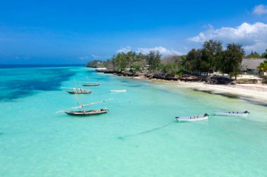 Güzel tropikal Adası Zanzibar havadan görünümü. Deniz sahilinde Zanzibar, Tanzanya.