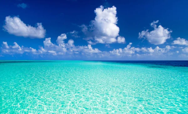 Bela Praia Azul Mar Caribenho — Fotografia de Stock