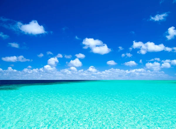 Błękitne Morze Błękitne Niebo — Zdjęcie stockowe