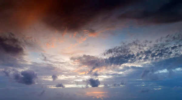 Закат Лучами Солнца Небо Облаками Солнцем — стоковое фото