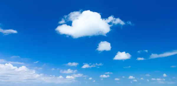 Nuvens Azul — Fotografia de Stock