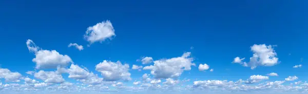 Modré Nebe Pozadí Malými Mraky Panorama Pozadí Stock Snímky