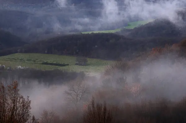 Предбалканский Туманный Сельский Пейзаж Начале Марта Болгарии — стоковое фото