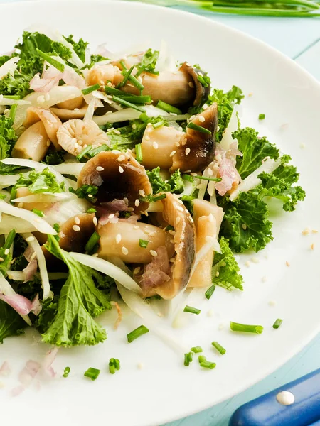 Marinated Forest Mushrooms Onion Kale Salad Sesame Seeds Oil Shallow — Stock Photo, Image
