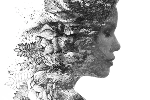 Художній Портрет Жіночого Профілю Поєднанні Малюнком Квітів Листя Техніці Малярства — стокове фото