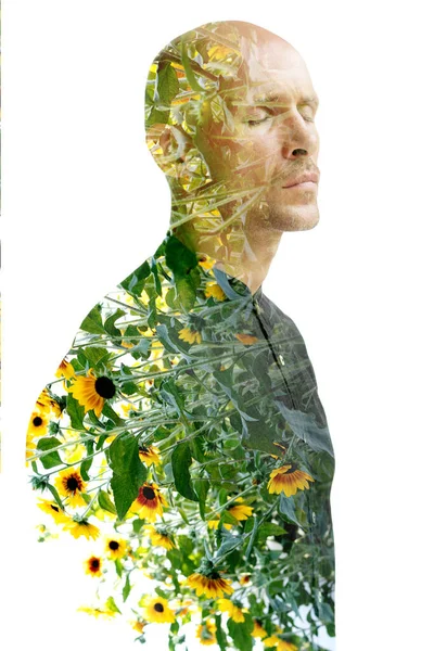 Gözleri Kapalı Bir Adamın Portresi Çift Pozlama Tekniğinde Sarı Çiçeklerle — Stok fotoğraf