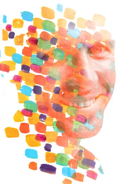 Retrato Hombre Sonriente Combinado Con Una Pintura Patrón Pinceladas Colores Imágenes de stock libres de derechos