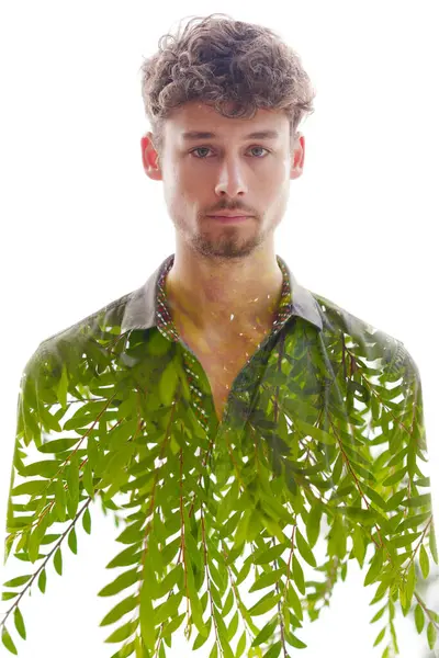 Egy Fiatal Férfi Teljes Arcképe Zöld Levelek Ágak Fényképével Kombinálva Jogdíjmentes Stock Képek