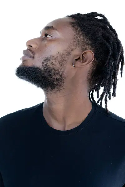 Çenesini Yukarı Kaldıran Afrikalı Amerikalı Bir Adamın Yakın Plan Portresi — Stok fotoğraf