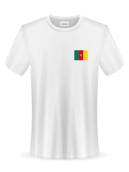 Tričko Kamerunskou Vlajkou Bílém Pozadí Vektorová Ilustrace — Stockový vektor
