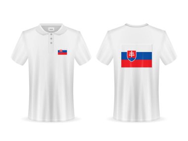 Beyaz arka planda Slovakya bayrağı olan polo tişörtü. Vektör illüstrasyonu.