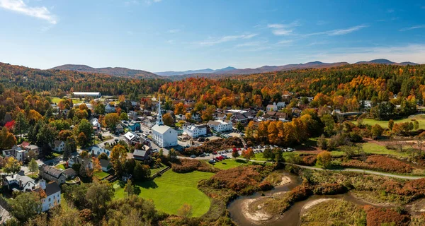 Panoramiczny Widok Lotu Ptaka Miasto Stowe Vermont Jesienią — Zdjęcie stockowe
