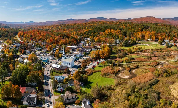 Panoramiczny Widok Lotu Ptaka Miasto Stowe Vermont Jesienią — Zdjęcie stockowe
