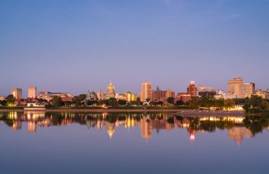 Harrisburg, PA - 9 Ekim 2022: Pensilvanya Harrisburg şehir manzarası panoraması