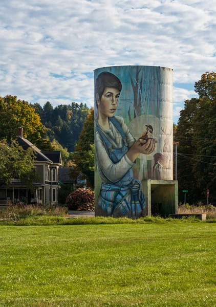 Jefferson October 2022 Mural Sarah Rutherford Concrete Silo Representing Seasons — Stock Photo, Image