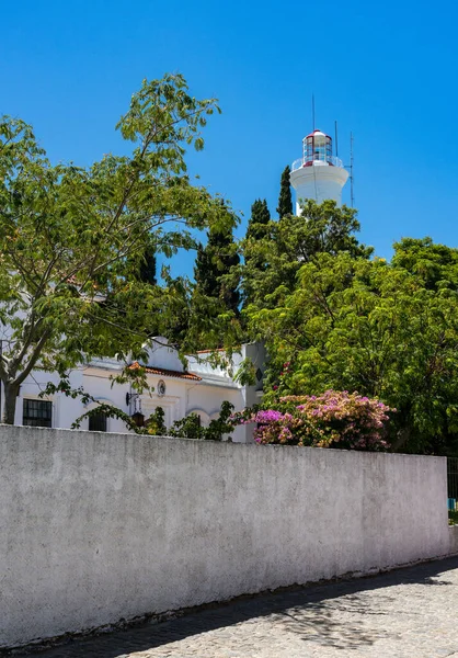 Világítótorony Áll Kertek Felett Unesco Colonia Del Sacramento Uruguay — Stock Fotó