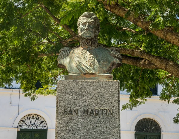 Statue Von San Martin Auf Dem Stadtplatz Colonia Del Sacramento — Stockfoto
