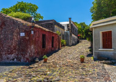Ünlü Calle de los Suspiros ya da Colonia del Sacramento Uruguay İç Çekiş Sokağı
