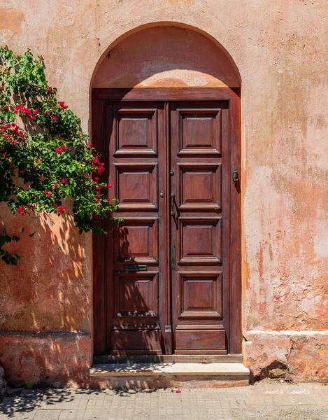 Solid Wooden Door Home Colonia Del Sacramento Uruguay — Stock Photo, Image