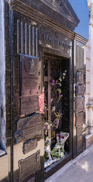 アルゼンチンのブエノスアイレス 2023年2月6日 レコレタ墓地のドゥアルテ家とエヴァ ペロンの埋葬用保管庫 — ストック写真