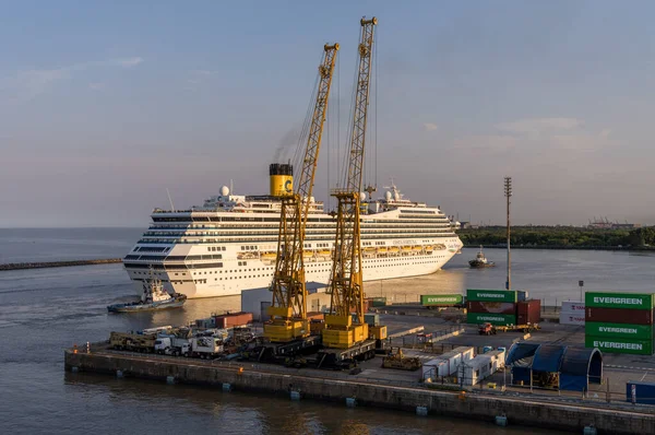 Buenos Aires Argentinië Februari 2023 Costa Fortuna Cruiseschip Verlaat Vroeg — Stockfoto