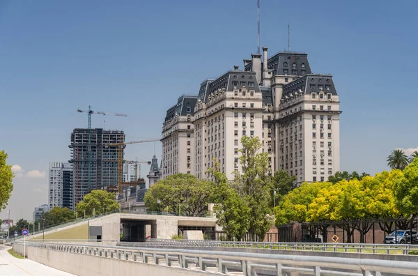 Das Libertador Gebäude Oder Edificio Libertador Beherbergt Das Verteidigungsministerium Buenos — Stockfoto