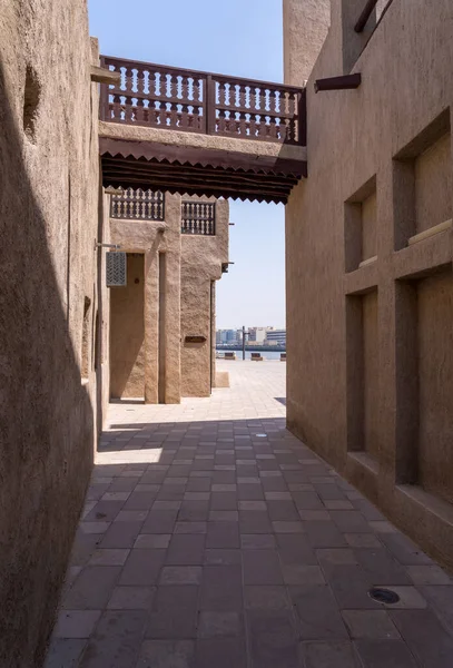 通往Al Shindagha区小河的窄街和Bur Dubai的博物馆 — 图库照片