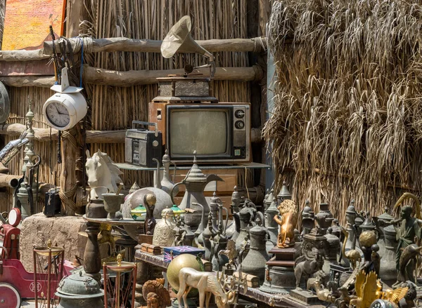 迪拜旧城靠近Al Seef或Bur Dubai的古董店 — 图库照片
