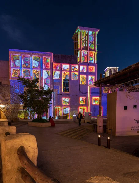 ドバイ Uae 3月2023 ラマダーンの夜のために照らされたドバイの旧市街の建物 — ストック写真