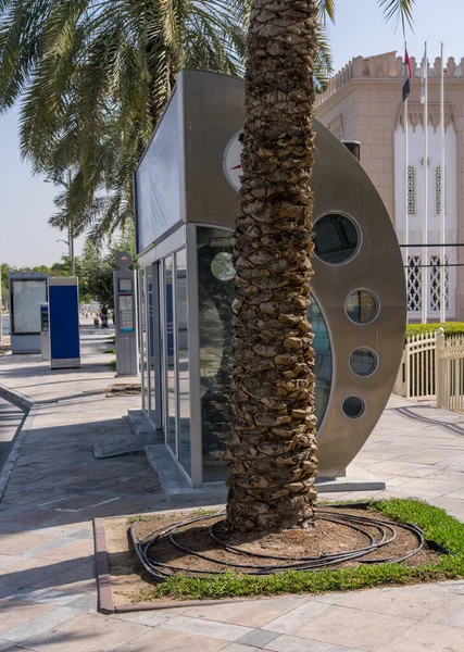 Modern Automated Air Conditioned Bus Stop Shelter Dubai Uae — Stock Photo, Image