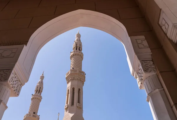 Dubai Bae Deki Jumeirah Camiinin Minareleri Kültürel Ziyaretler Ziyaretçiler Için — Stok fotoğraf